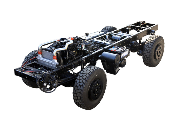 190 horsepower customized four-wheel drive EQ2070 modified 21+2-seater Bus Category III chassis quotation_18/19/21/23/25/28/30/35-seater China-Pakistan chassis manufacturer hotline_DF 4x4 off-road special vehicle configuration