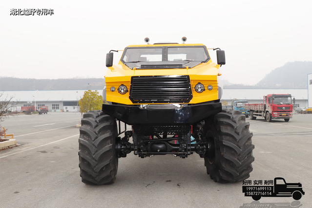 6×6 desert tourist sightseeing vehicle_Six-wheel drive Bigfoot manufacturer_Customized off-road surfing vehicle export