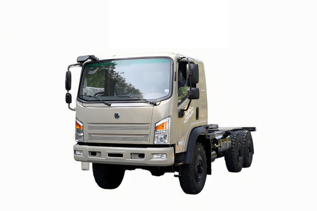  Six-wheel drive EQ2082 off-road truck_DF6*6 flat head'Bobcat' off-road small truck configuration_170 horsepower chassis modification'Bobcat' special vehicle chassis