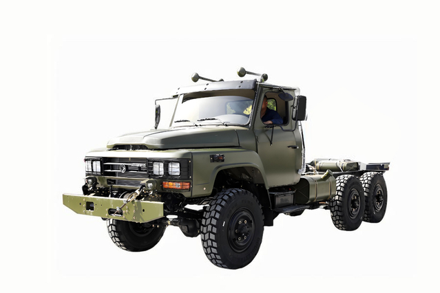 Classic EQ2082 chassis 25Y small steel cannon_DF240 off-road truck 170 horsepower tip_6*6 special vehicle 2.5 ton chassis