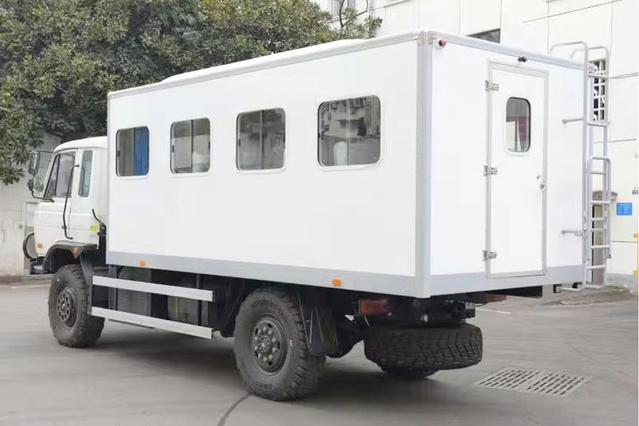 Four-wheel drive EQ2070 chassis modified 153 off-road van_4×4DFBus190 horsepower 4×4 three and a half tons diesel_20/24/28/32/40-seater cabin