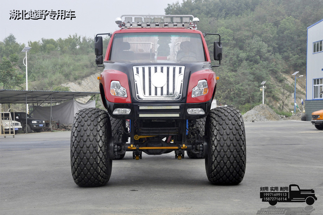Four-wheel drive desert tourist bus manufacturer_4×4 desert surfing tourist bus_2024 new model Bigfoot scenic spot customization