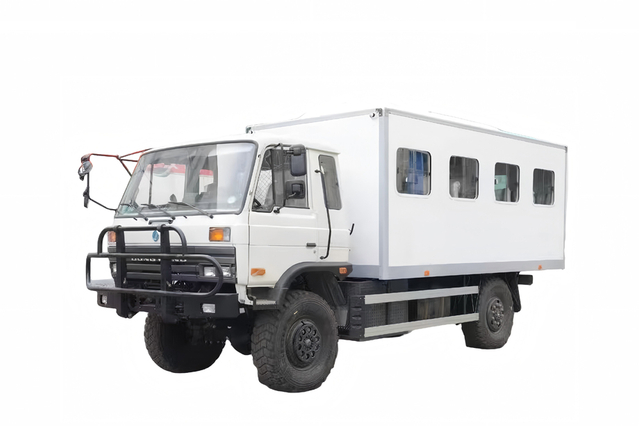 Four-wheel drive EQ2070 chassis modified 153 off-road van_4×4DFBus190 horsepower 4×4 three and a half tons diesel_20/24/28/32/40-seater cabin