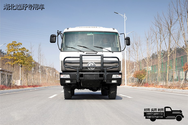 Six-wheel drive 30-seat off-road Bus_DF 190-horsepower urban and rural minibus_6*6 forest armed police firefighting personnel carrier