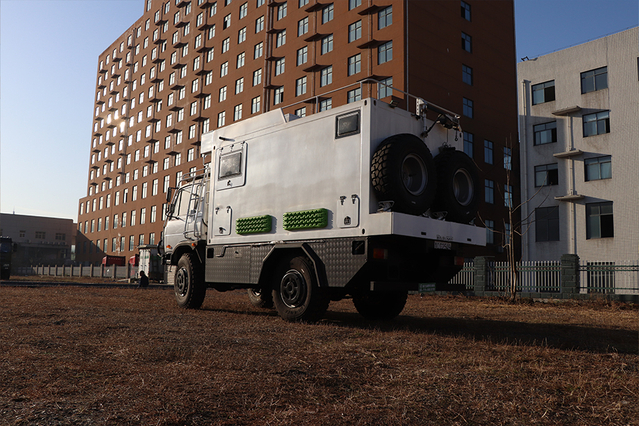 EQ2070 off-road modified four-wheel drive RV_190 horsepower 4×4 three-and-a-half-ton diesel troop carrier and recreational vehicle_DF153 special vehicle