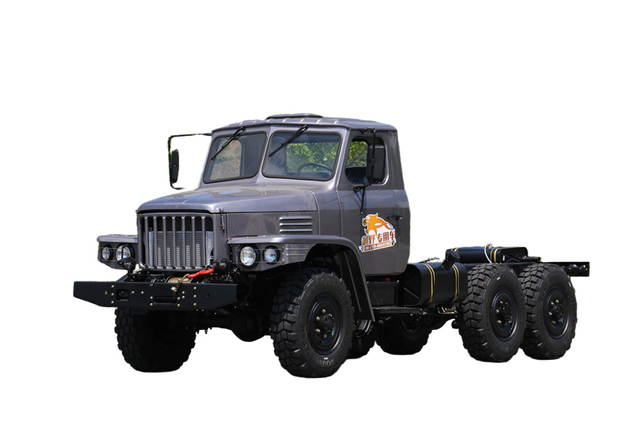 Factory quotation six-wheel drive EQ2082 off-road special vehicle chassis modification_DF240 off-road truck Cummins 170/Weichai 190 horsepower manufacturer customized configuration_6*6 classic 25Y special vehicle chassis sales phone number