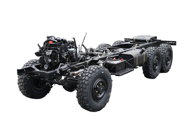 EQ2082 factory customized off-road special Category 2/3/4 chassis sales quotation_DF Six-wheel drive 2.5/4/5/6/7/8/9/10 tons 240/140 all-wheel drive manufacturer_6×6 three-axis micro/light truck configuration export phone number
