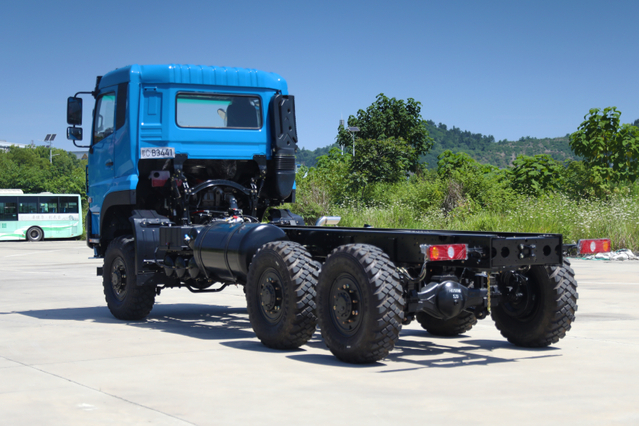 Yuchai 340 HP 6×6 cargo chassis manufacturer_Customized 15/20/25/30/35/40 ton cargo dump truck export price_6×4 Cummins/4×4 Weichai DF Classic dump level II platform configuration sales phone
